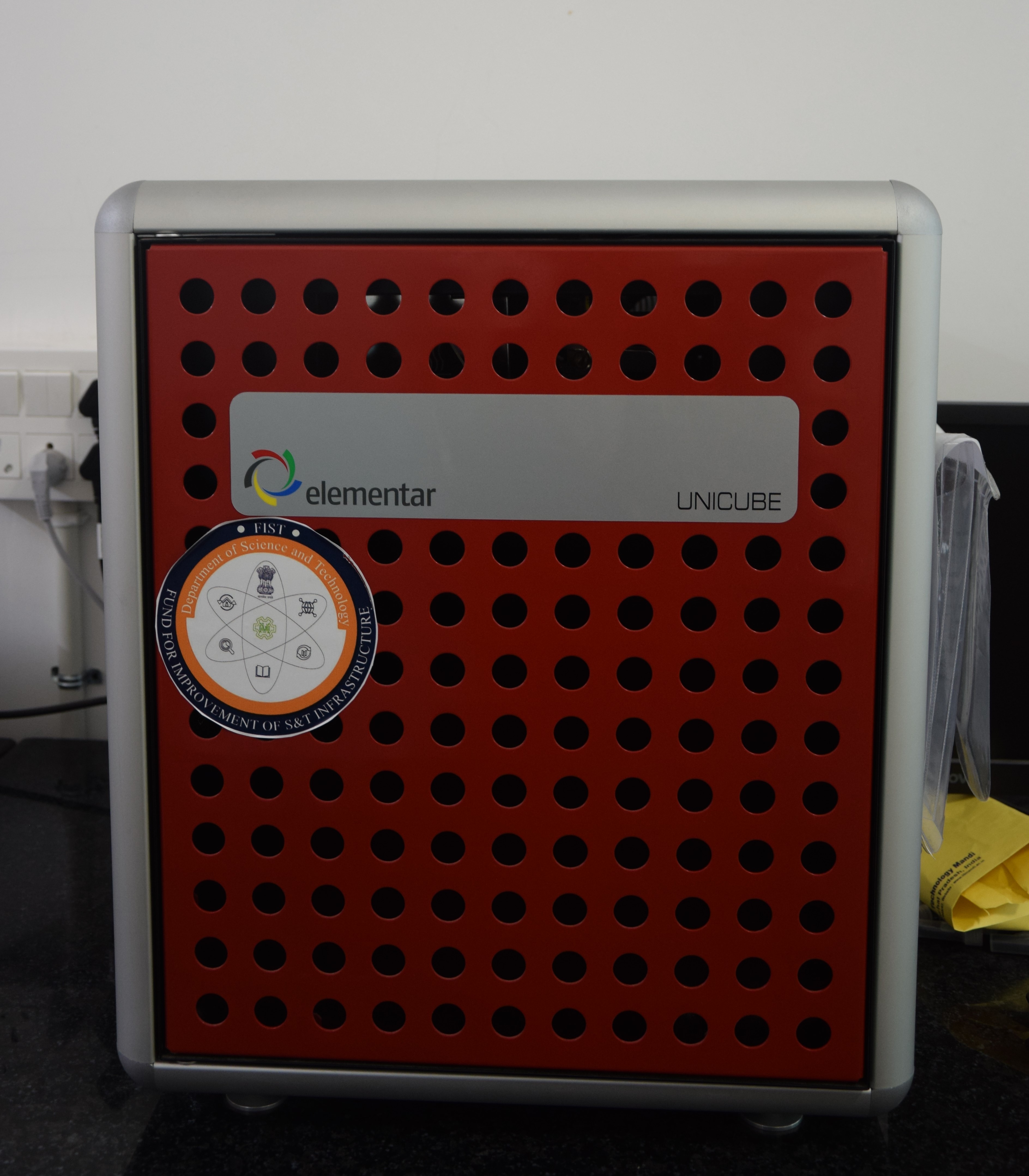 CHNS Analyzer